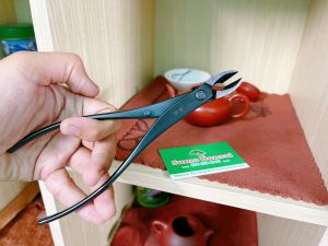 Kềm cạp xéo thép đen cổ dài mini 180mm Kaneshin nội địa Nhật Bản